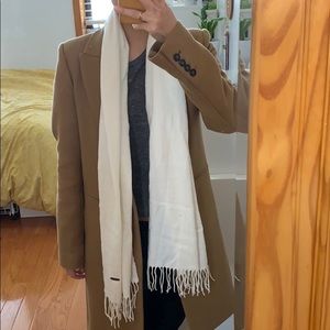 🧣 ESPRIT White Scarf